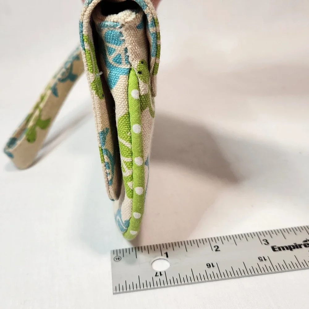 Bungalow 360 Canvas Wristlet Peace Turtles 8.5x5 Zip‎ + Magnetic Closure